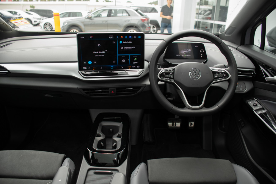 2025 Volkswagen ID. 5 E2 Pro SUV Image 7