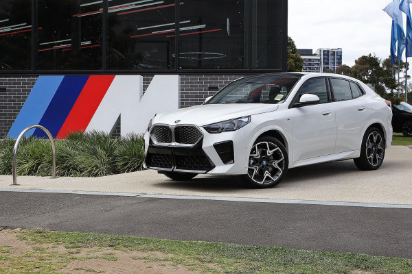 BMW iX2 xDrive30 M Sport U10