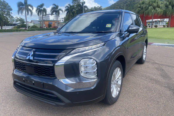 2025 MY26 Mitsubishi Outlander ZM ES SUV Image 3