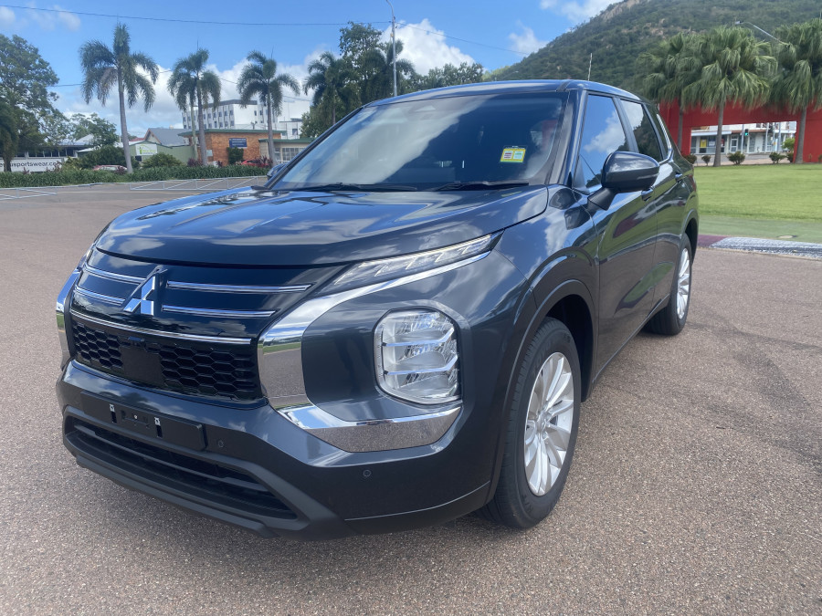 2025 MY26 Mitsubishi Outlander ZM ES SUV Image 3