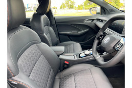 2025 MY24.5 MG MG3 ZP22 Essence Hybrid+ Hatch