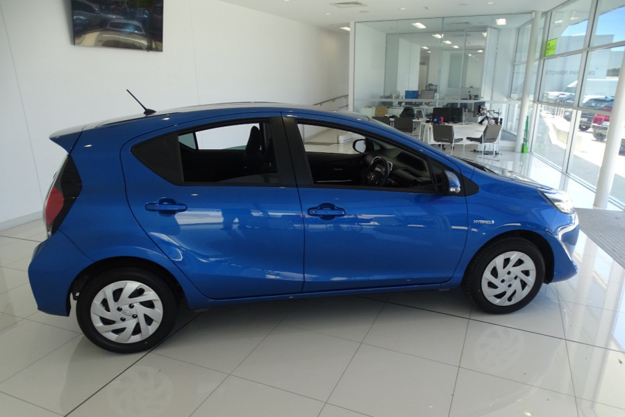 2018 Toyota Prius C NHP10R Hatch Image 14