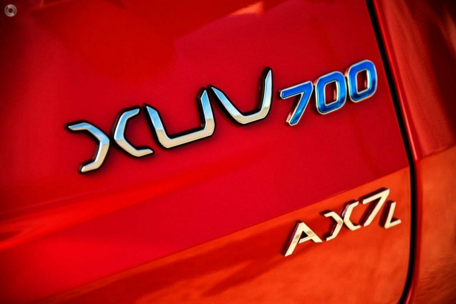 2025 Mahindra XUV700  AX7L SUV Image 7
