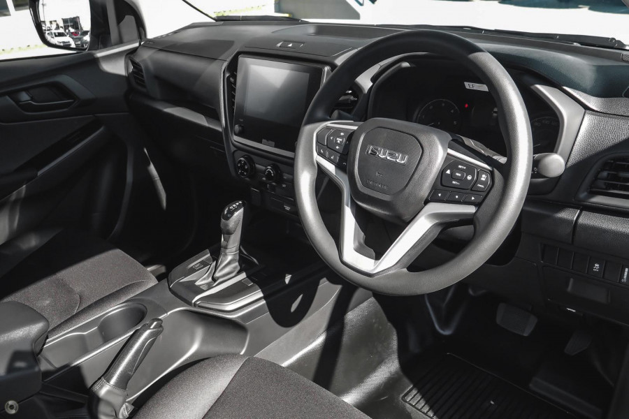 2025 MY24 Isuzu D-MAX RG SX High Ride Cab Chassis Image 11