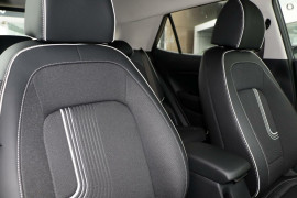 2025 Hyundai Venue QX.V5 Active SUV image 9