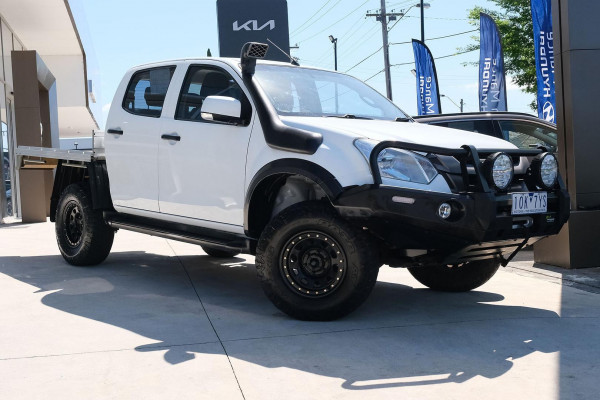 2018 Isuzu D-MAX  SX Cab Chassis