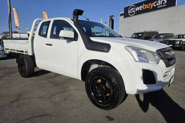 2017 Isuzu D-MAX  SX Cab Chassis Image 5