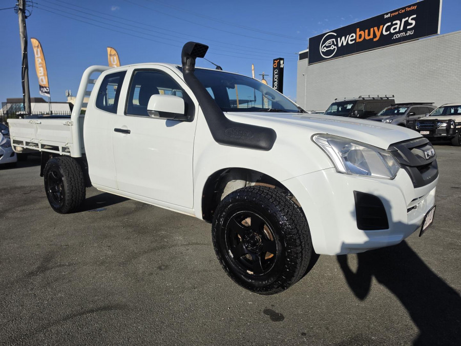 2017 Isuzu D-MAX  SX Cab Chassis Image 5