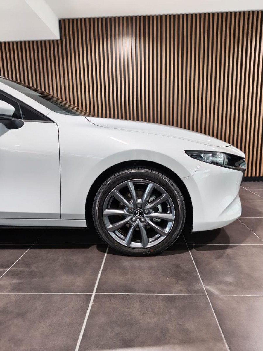 2025 Mazda 3 BP Series G20 Touring Hatch Image 6