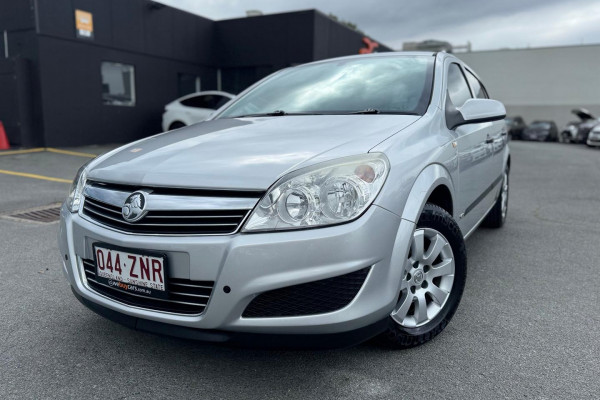 2008 Holden Astra AH CD Hatch Image 2