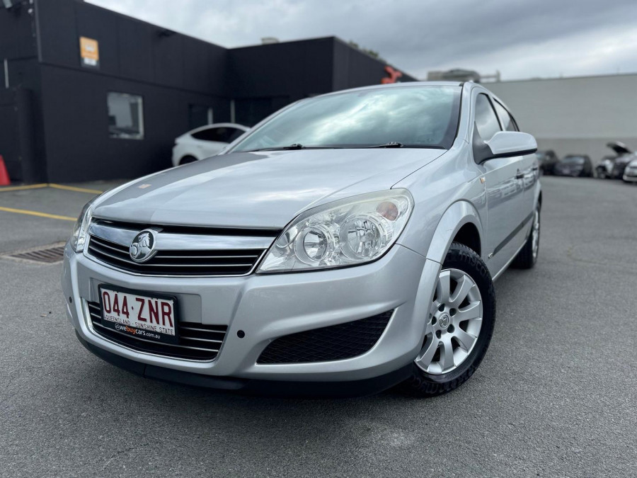 2008 Holden Astra AH CD Hatch Image 2