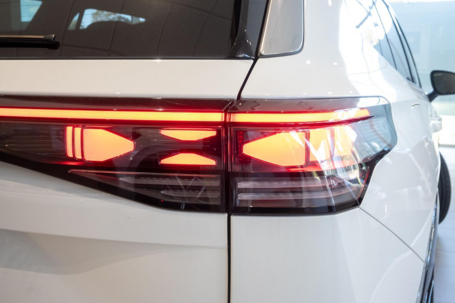 2025 MY26 Volkswagen Tayron R4 195TSI R-Line SUV Image 26
