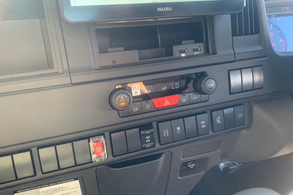 2025 Isuzu  NQS 80-175 DT C34 CREW Cab Chassis Image 16
