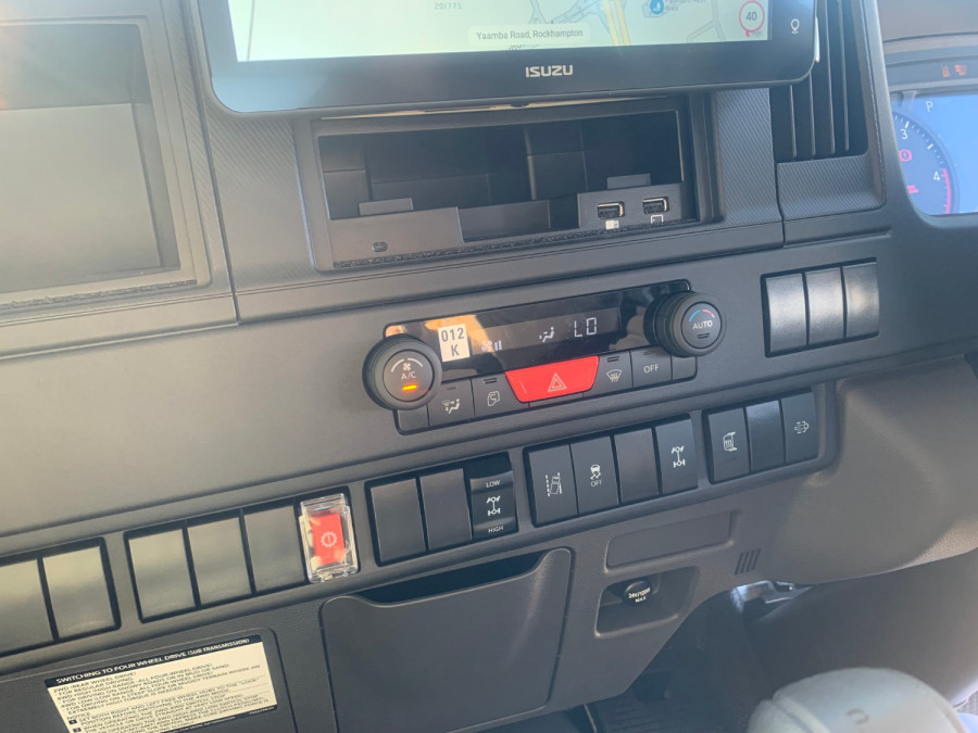 2025 Isuzu  NQS 80-175 DT C34 CREW Cab Chassis Image 16