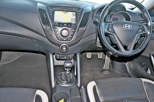2014 Hyundai Veloster FS3 SR Turbo Coupe Image 12