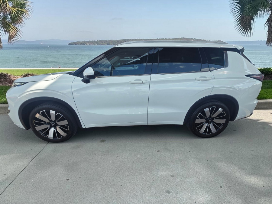 2025 Mitsubishi Outlander ZM Exceed SUV Image 4