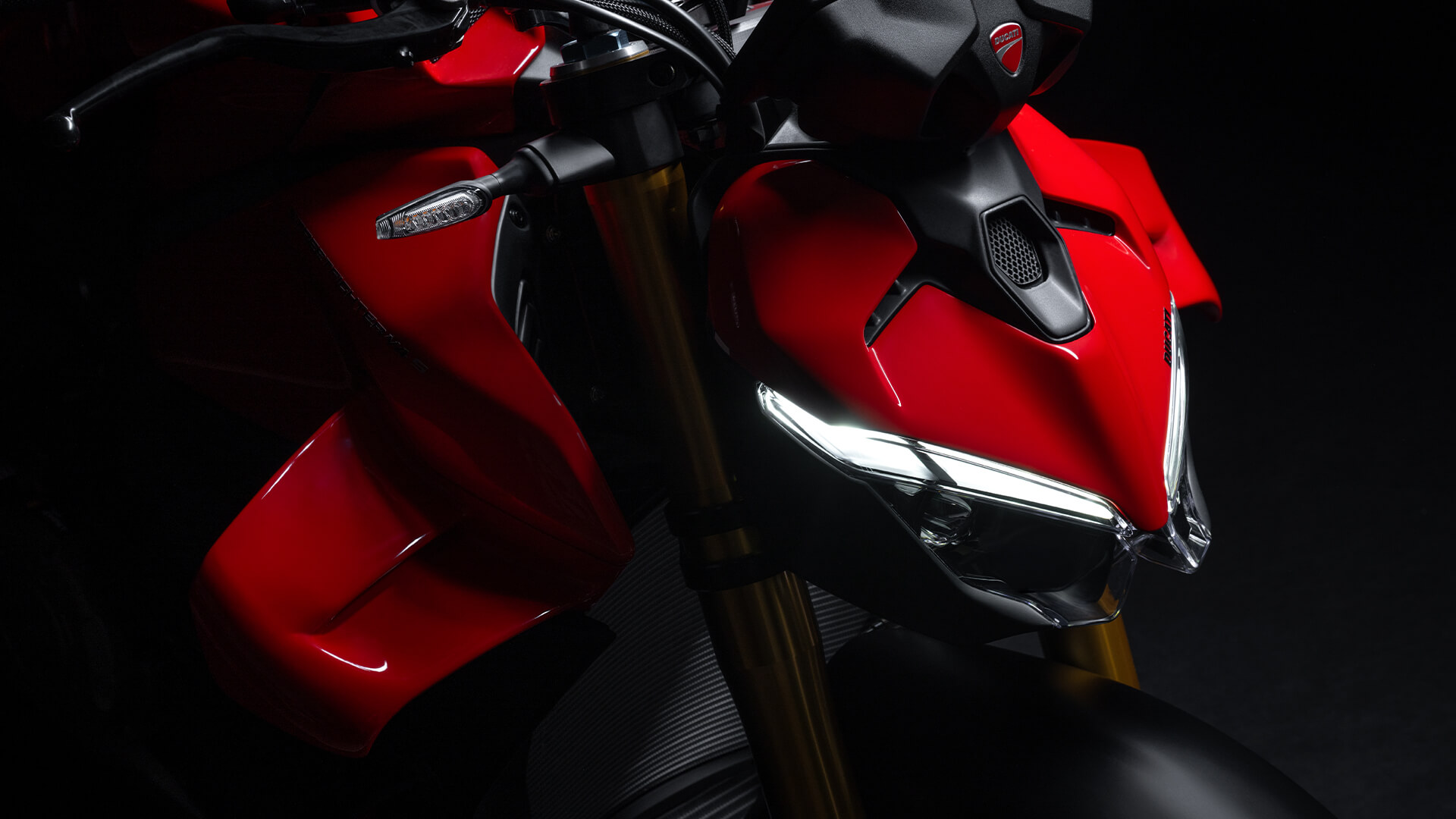 New Ducati Streetfighter V4, V4 S Image