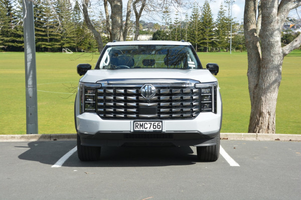 2025 MG U9 Explore Pro Ute Image 3