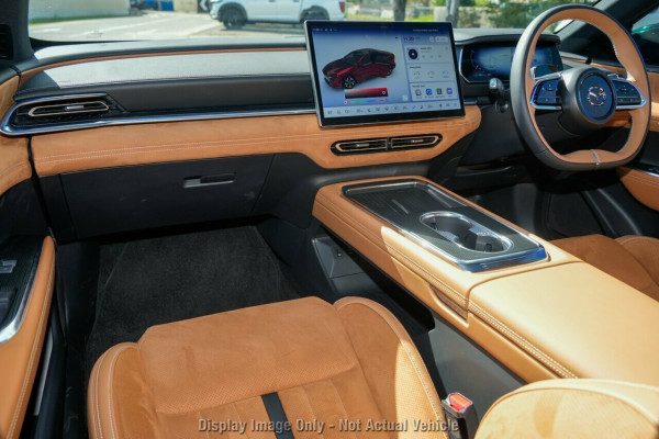 2026 Mazda 6e  E35 Atenza Hatch Image 6