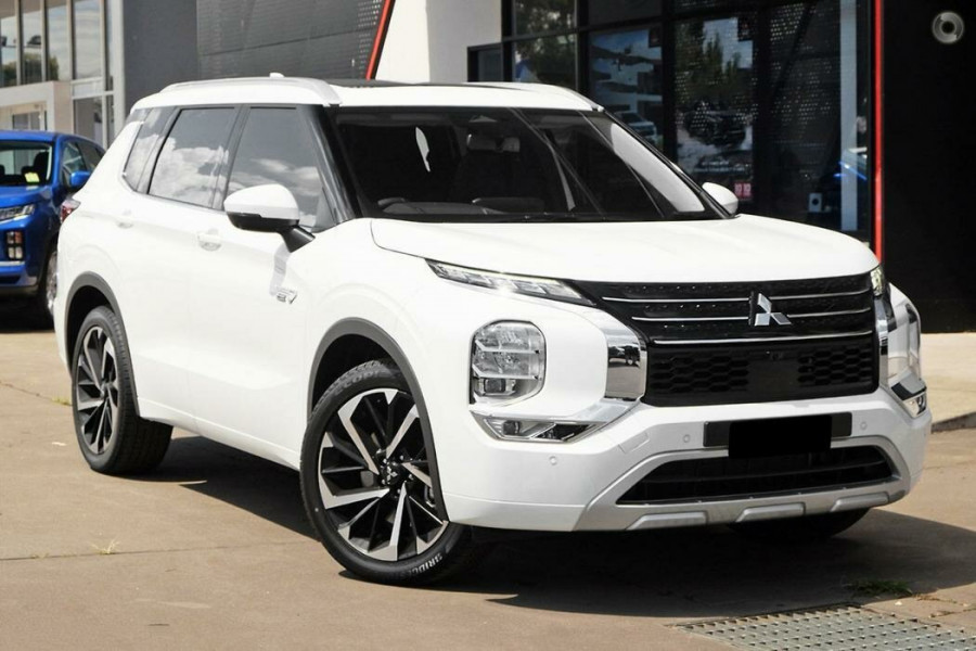 2024 Mitsubishi Outlander ZM PHEV Exceed SUV Image 11
