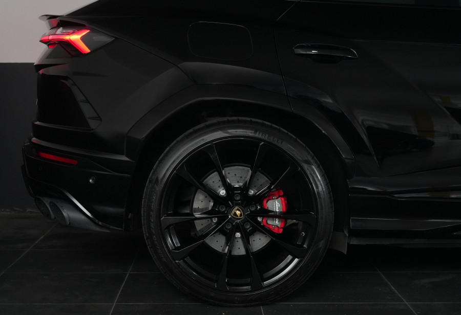 2022 Lamborghini Urus SUV Image 24
