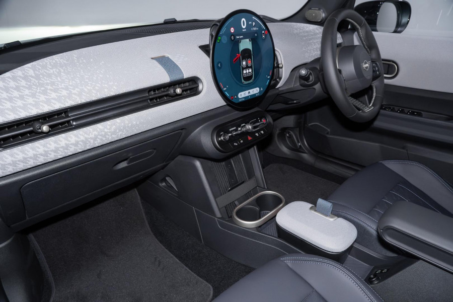 2025 MINI Cooper F65 C Favoured Hatch
