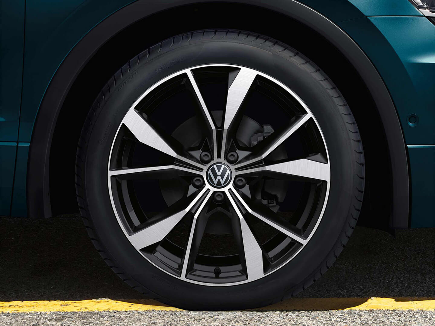 Roll up in style Alloy Wheels Image