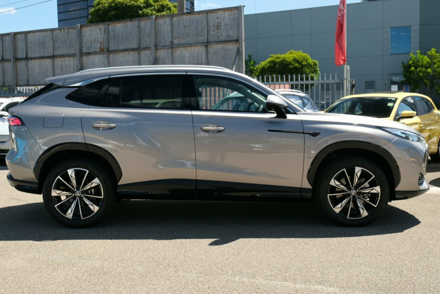 2024 MY24.5 MG HS AS33 Essence SUV Image 16