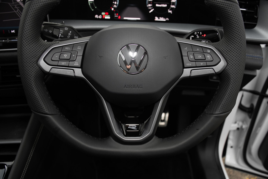2026 Volkswagen Tayron R4 200TSI eHybrid R-Line SUV Image 12