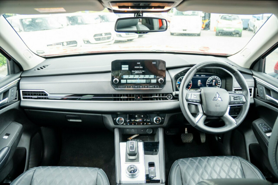 2023 Mitsubishi Outlander ZM Exceed SUV Image 19