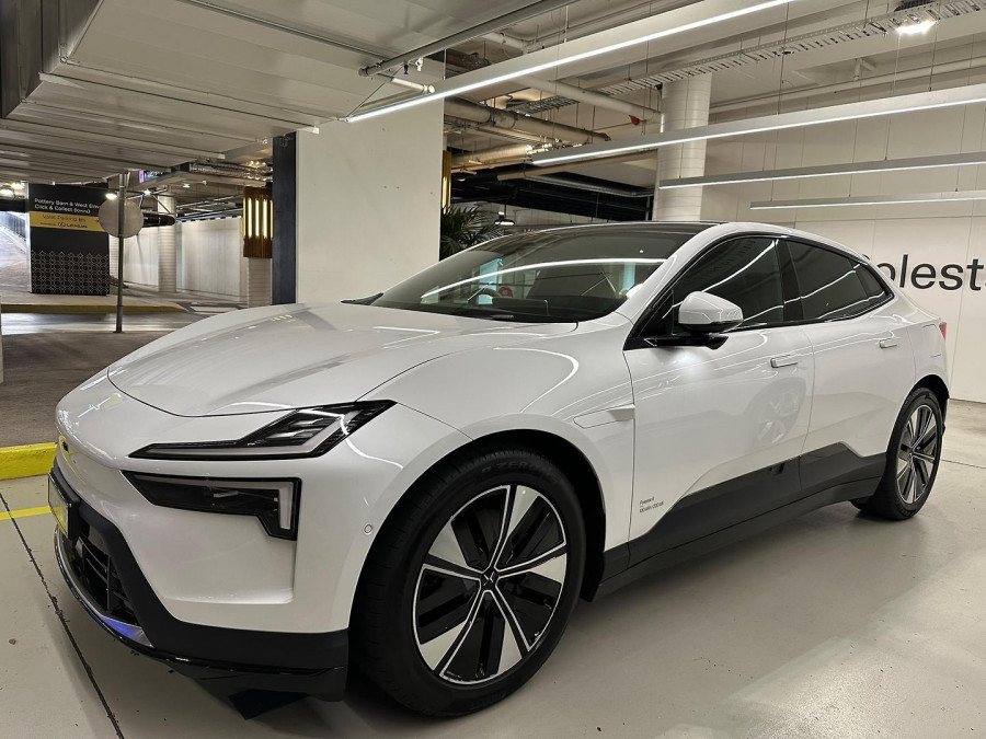 2025 Polestar 4  Long range Single motor Coupe Image 8