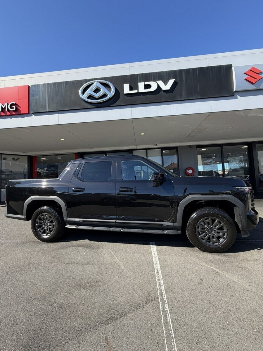 2026 MG U9 EKK1C Black Edition Ute Image 3