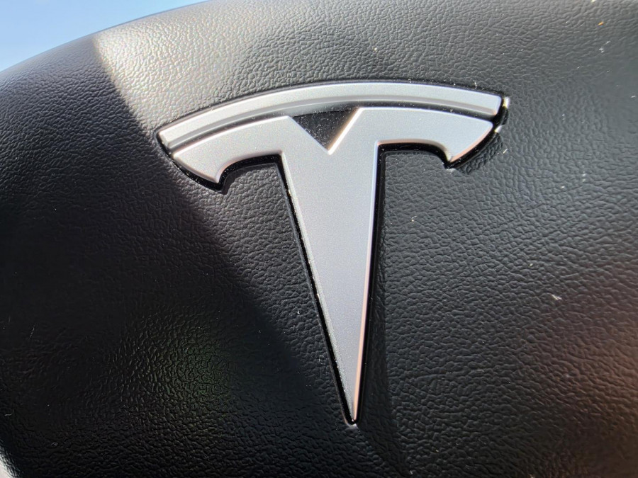 2023 Tesla Model Y  Rear-Wheel Drive SUV Image 19