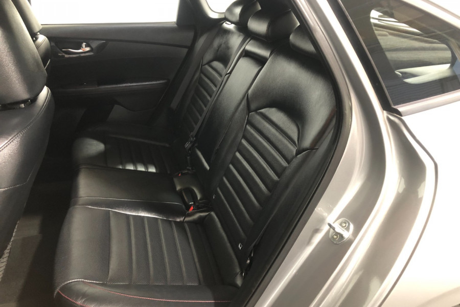 2019 Kia Cerato BD GT Hatch Image 10