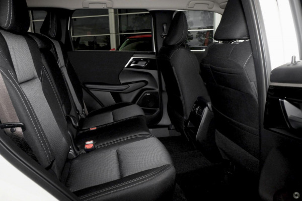 2025 Mitsubishi Outlander ZM LS SUV Image 7