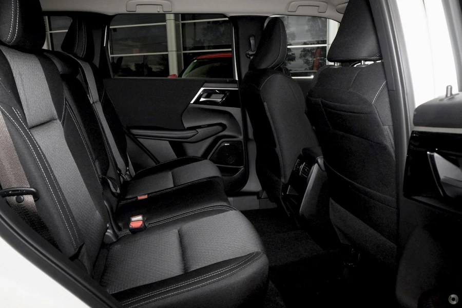 2025 Mitsubishi Outlander ZM LS SUV Image 7