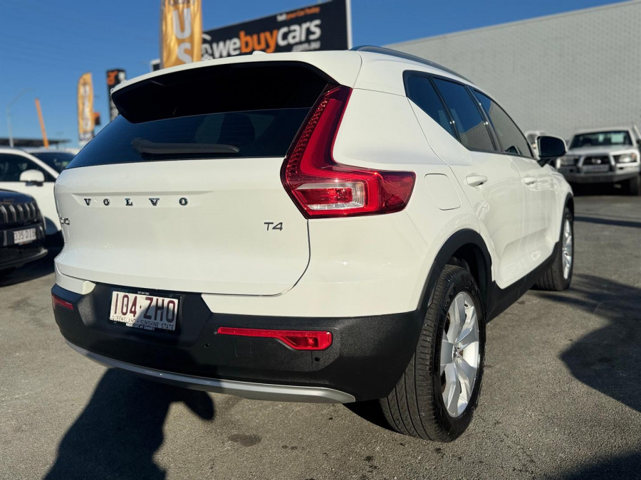 2019 Volvo XC40 XZ T4 Momentum SUV Image 6