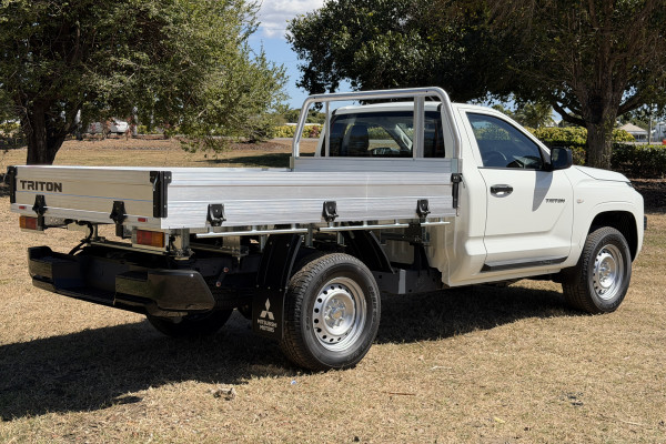 2026 Mitsubishi Triton MV  GLX Cab Chassis Image 7