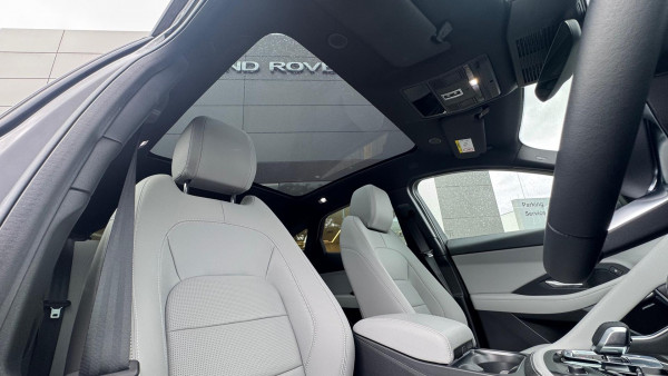 2024 MY24.75 Jaguar E-PACE X540 R-Dynamic SE SUV image 23