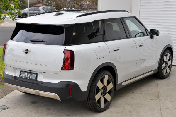 2026 MINI Countryman U25 E Favoured SUV image 27