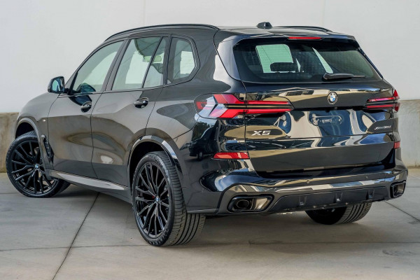 2025 BMW X5 G05 LCI xDrive30d M Sport SUV image 2