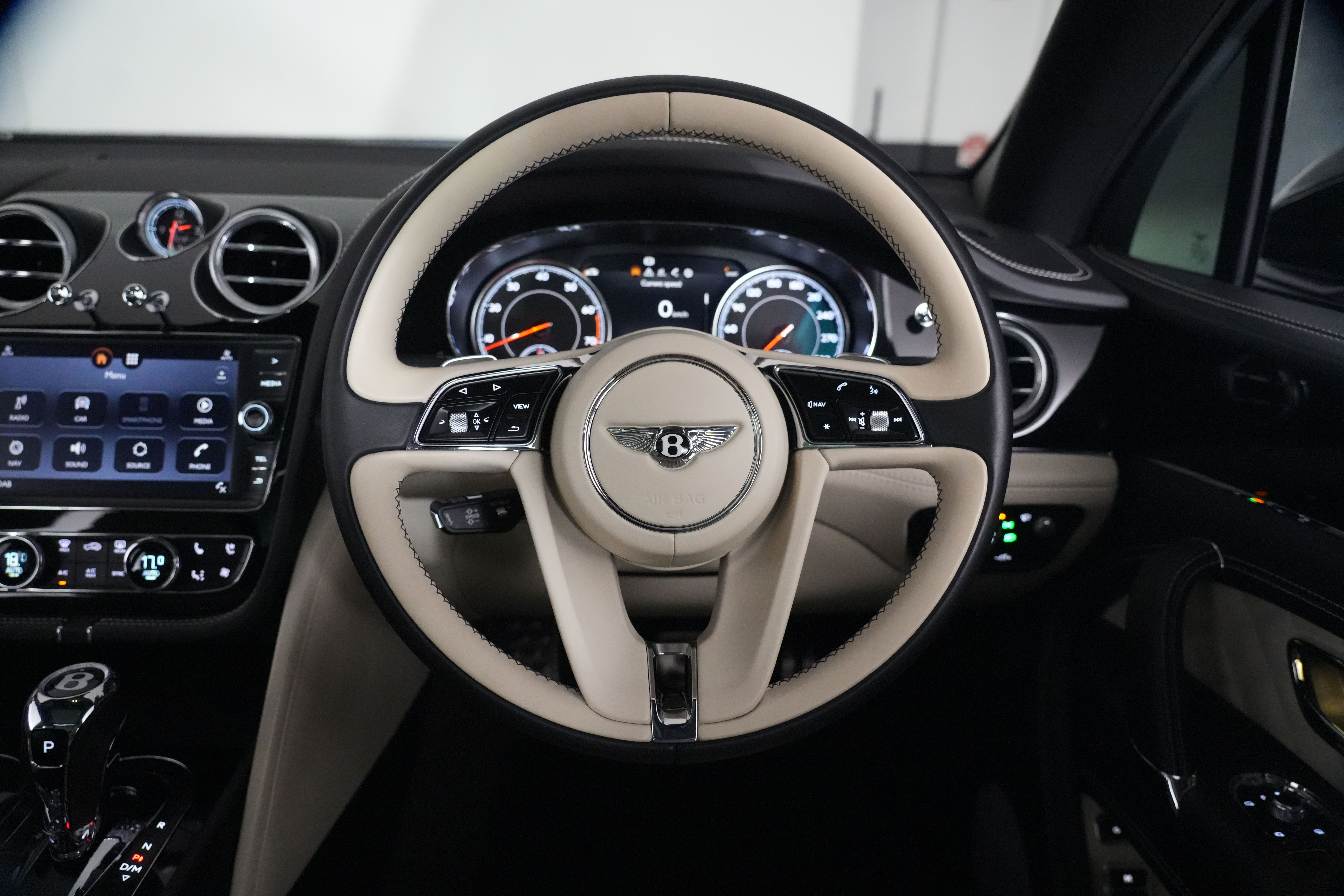 2018 Bentley Bentayga W12 SUV Image 34