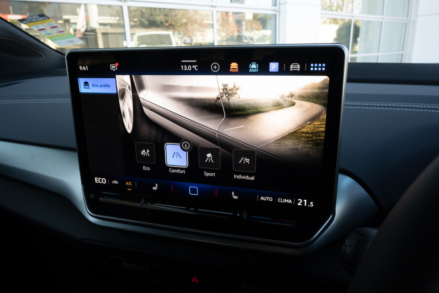 2025 Volkswagen ID. 5 E2 Pro SUV Image 18