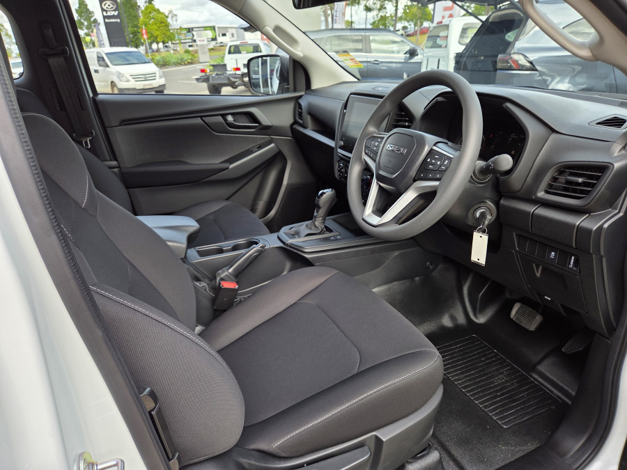 2026 Isuzu D-MAX RG SX Cab Chassis Image 9