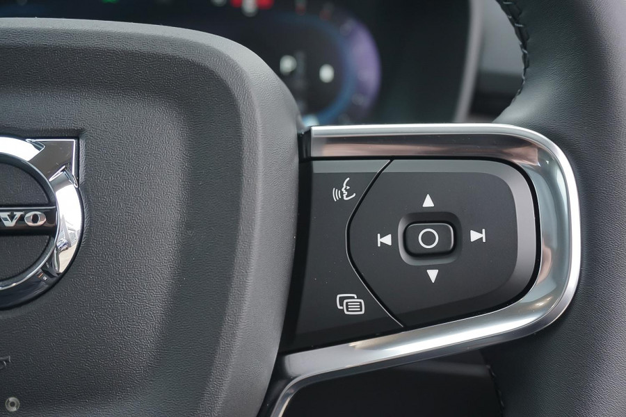 2024 MY25 Volvo XC40 XZ Plus B4 SUV Image 15