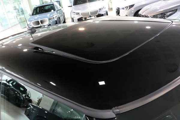 2025 MINI Cooper F65 S Favoured Hatch image 7