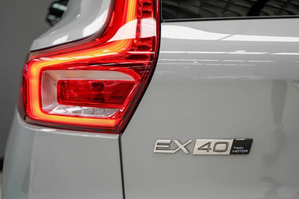 2026 Volvo EX40  Ultra Twin Motor Performance SUV Image 19