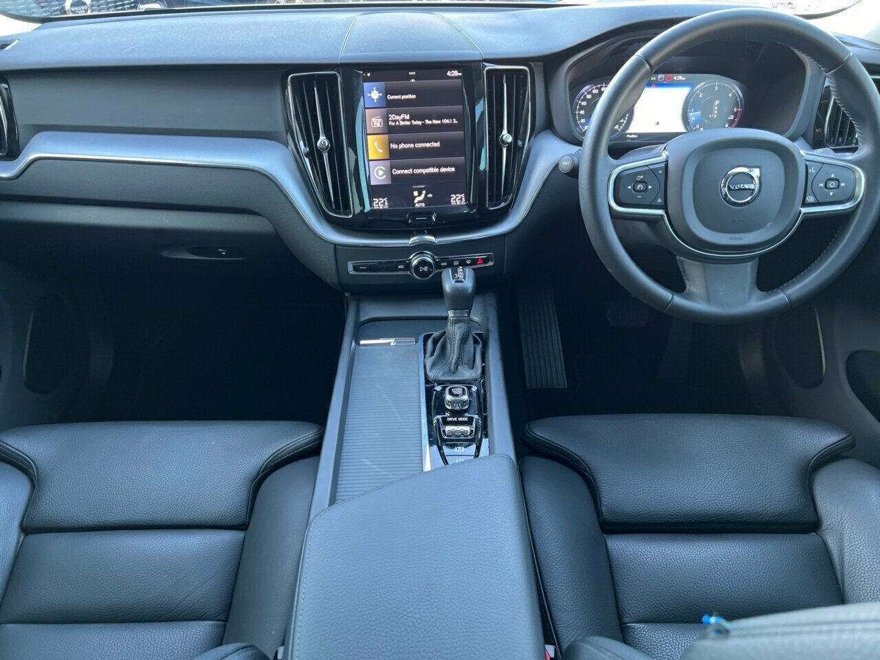 2019 Volvo XC60 UZ MY19 D4 AWD Momentum SUV Image 10