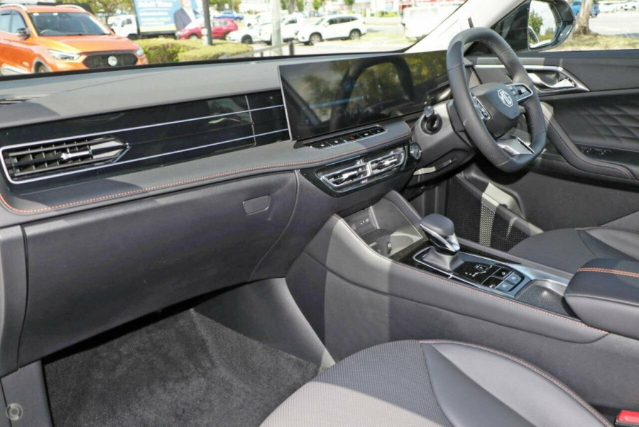 2024 MY24.5 MG HS AS33 Essence SUV Image 7