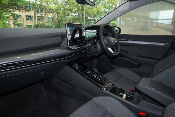 2025 Volkswagen Golf 8.5 110TSI Style Hatch Image 8